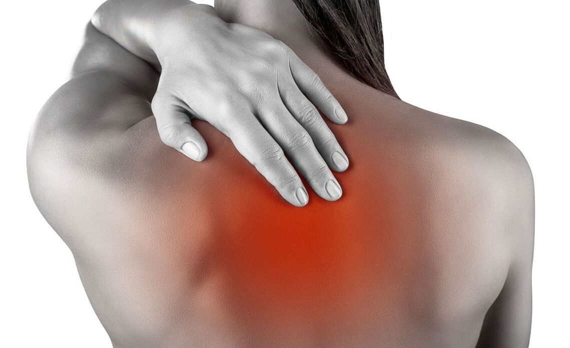 Charakteristisch für die Osteochondrose der Brustwirbelsäule ist die Lokalisation von Rückenschmerzen. 