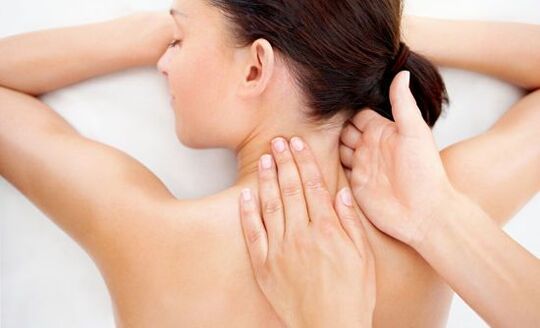 Nackenmassage zur Muskelentspannung, Linderung von Verspannungen und Schmerzen. 