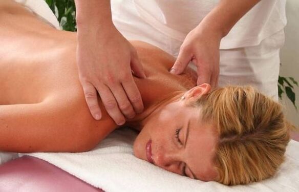 Halsspaltenmassage mit Osteochondrose